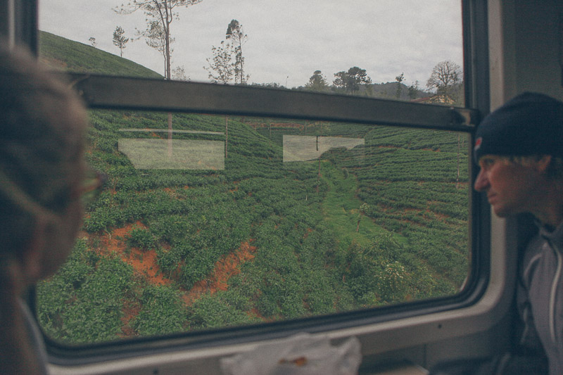 Ella-Nuwara-Eliya-train-Kandy-Sri-Lanka-mountains