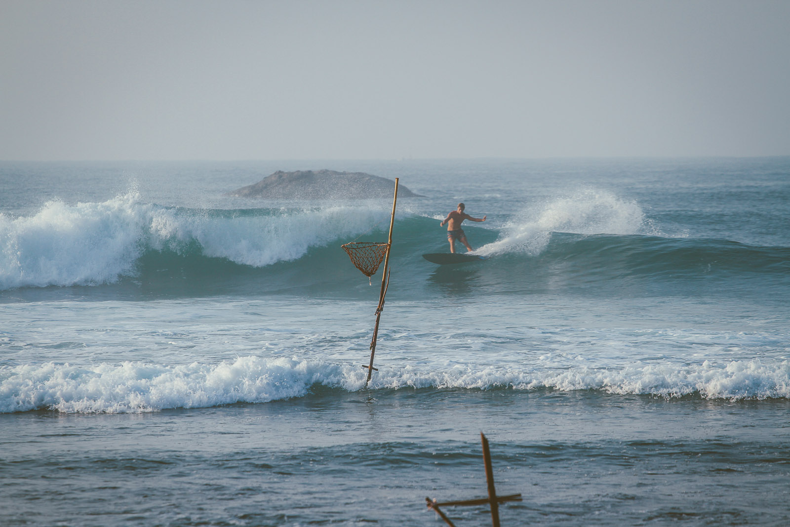 Sri Lanka-Ahangama-Kabalana-The rock-Surf-Barrel-Big swell-Midigama-Surfing-travel-blog-IMG_8700