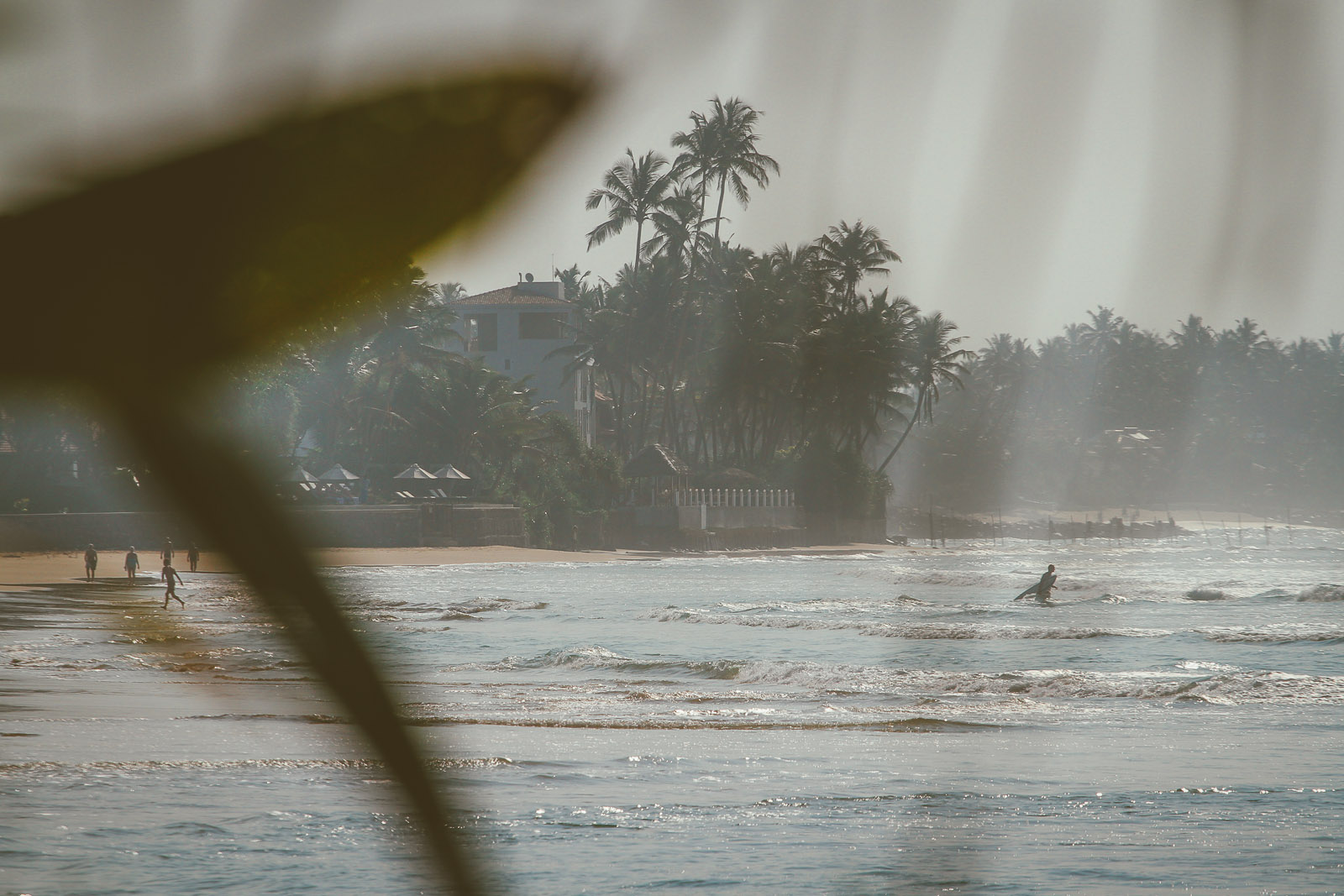 Sri Lanka-Ahangama-Kabalana-The rock-Surf-Barrel-Big swell-Midigama-Surfing-travel-blog-IMG_9233