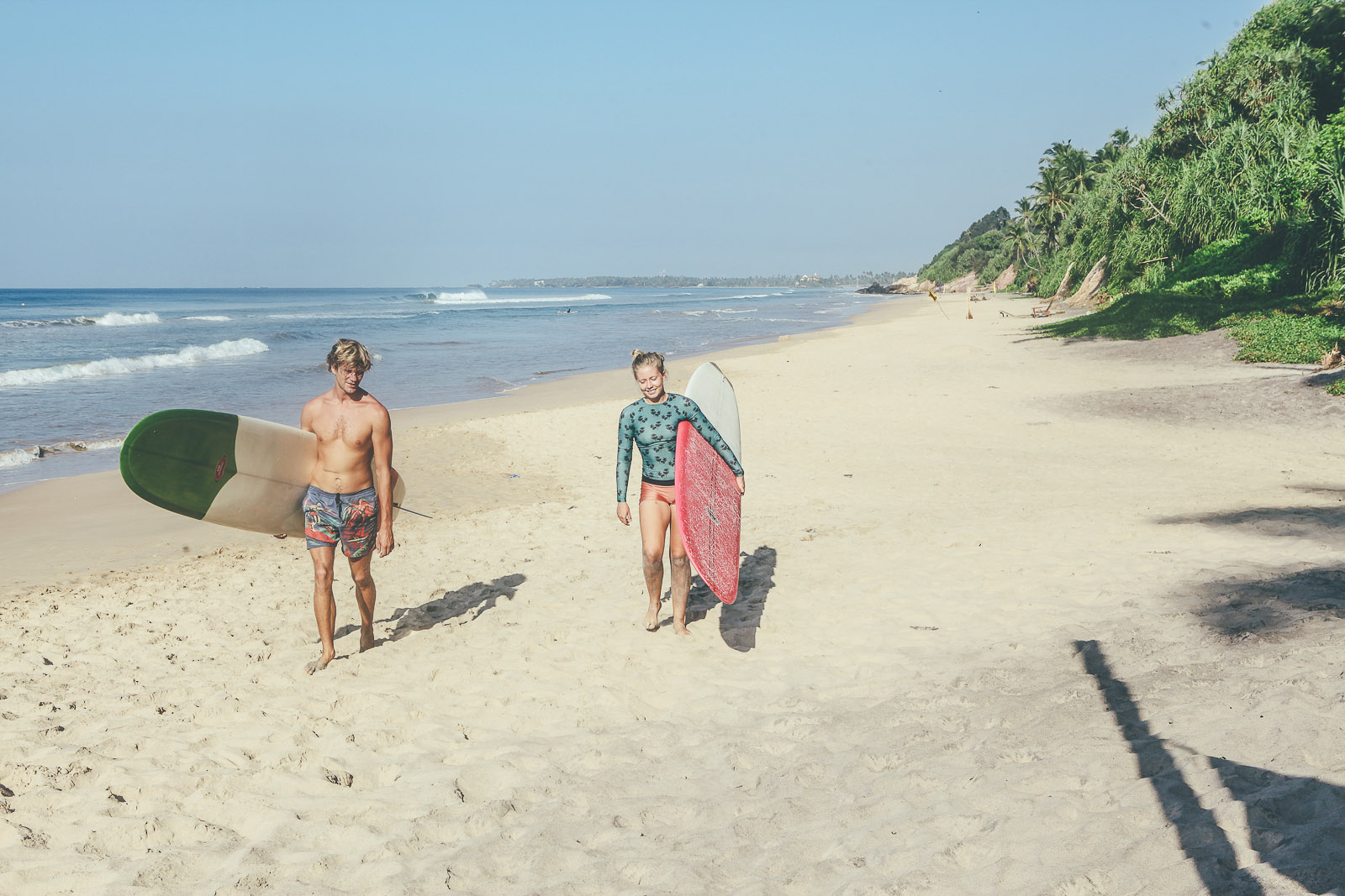 Sunshinestories-Sri-Lanka-Medawatta-Medawata-Meda-Watta-Mada-surf-Lonboard-Surfing-Wave-Surf-School-Camp-Yoga-Studio-IMG_0829