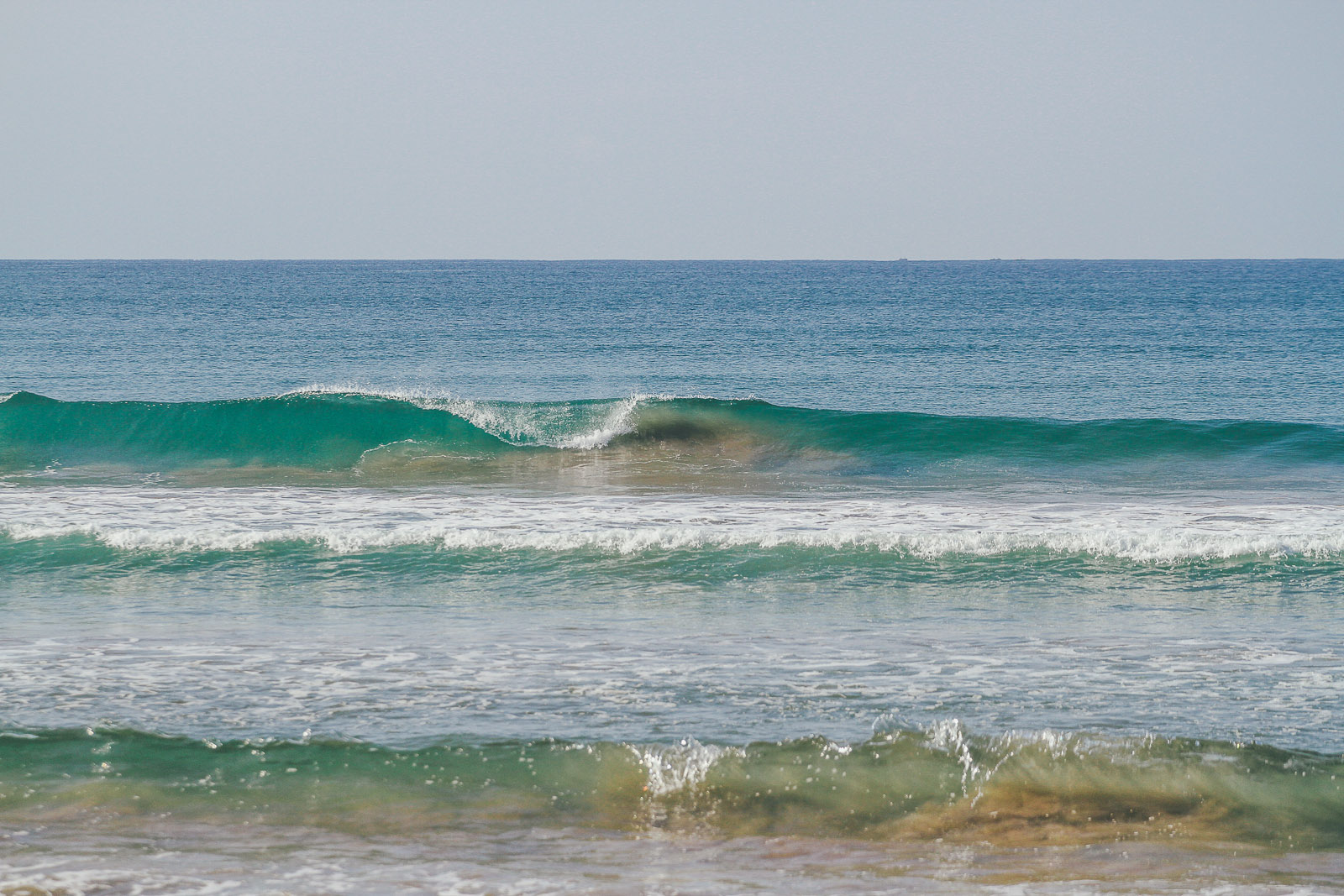 Sunshinestories-Sri-Lanka-Medawatta-Medawata-Meda-Watta-Mada-surf-Lonboard-Surfing-Wave-Surf-School-Camp-Yoga-Studio-IMG_9985