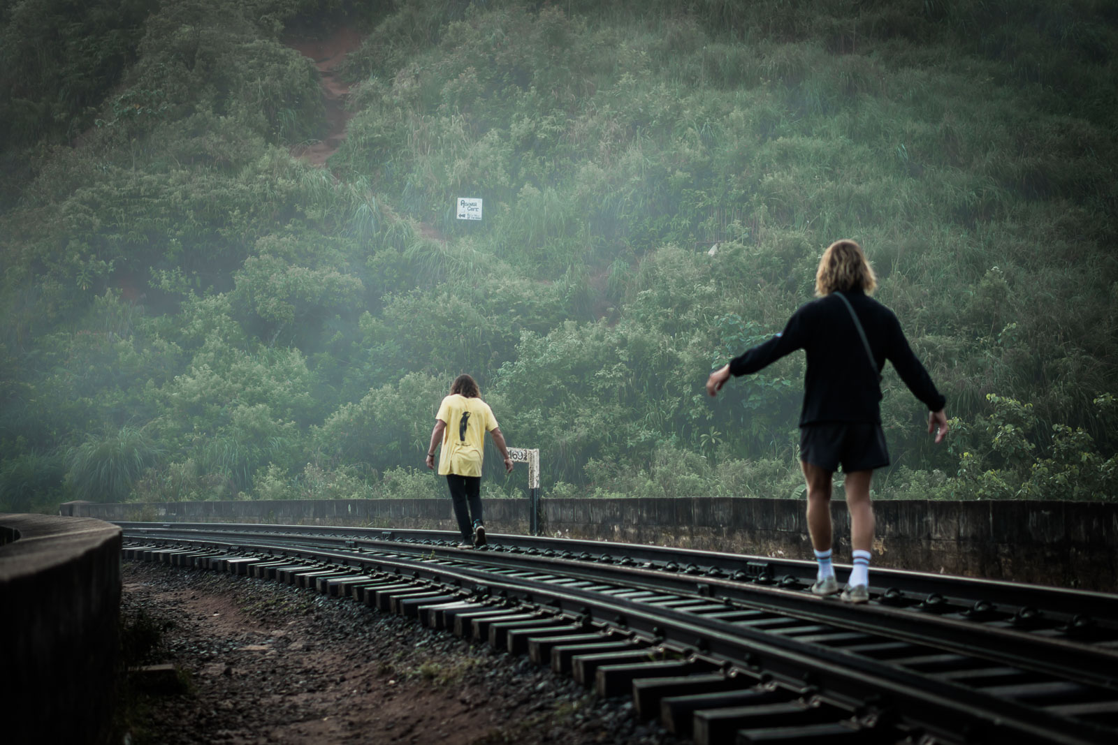 train-tracks-sri-lanka